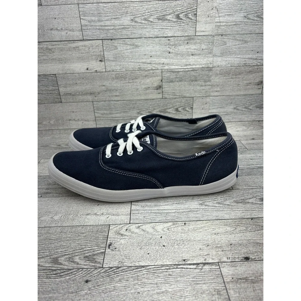 Keds up eyelets